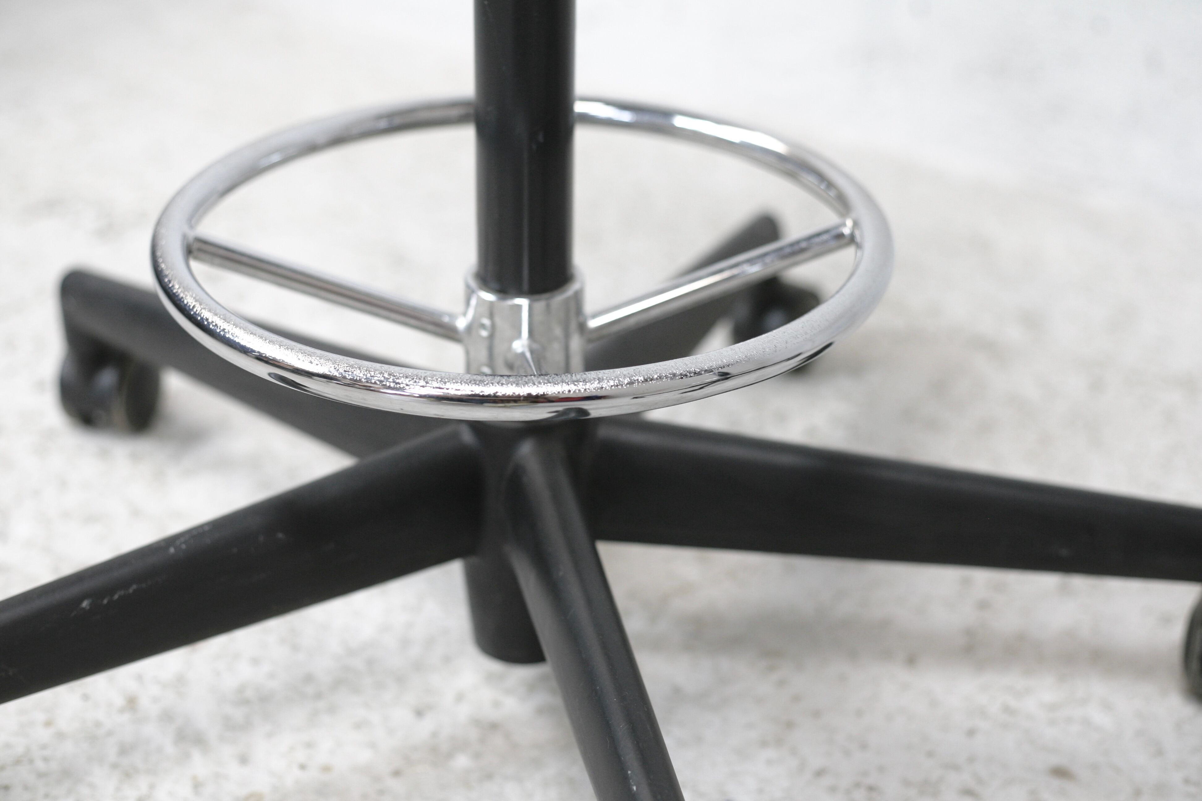 Pair of high stools by Georges Nelson, Vitra, 2001