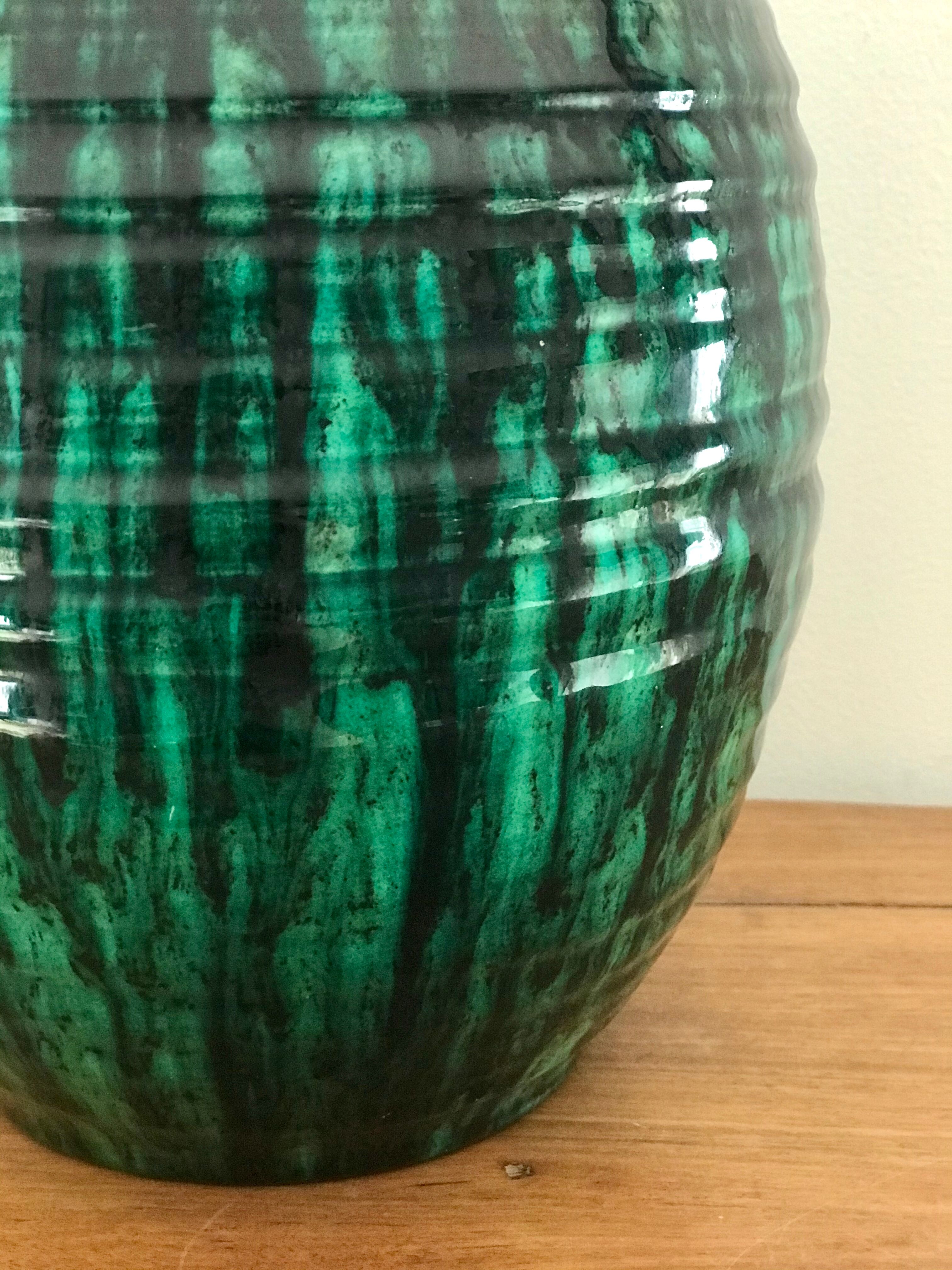 Accolay ceramic vase