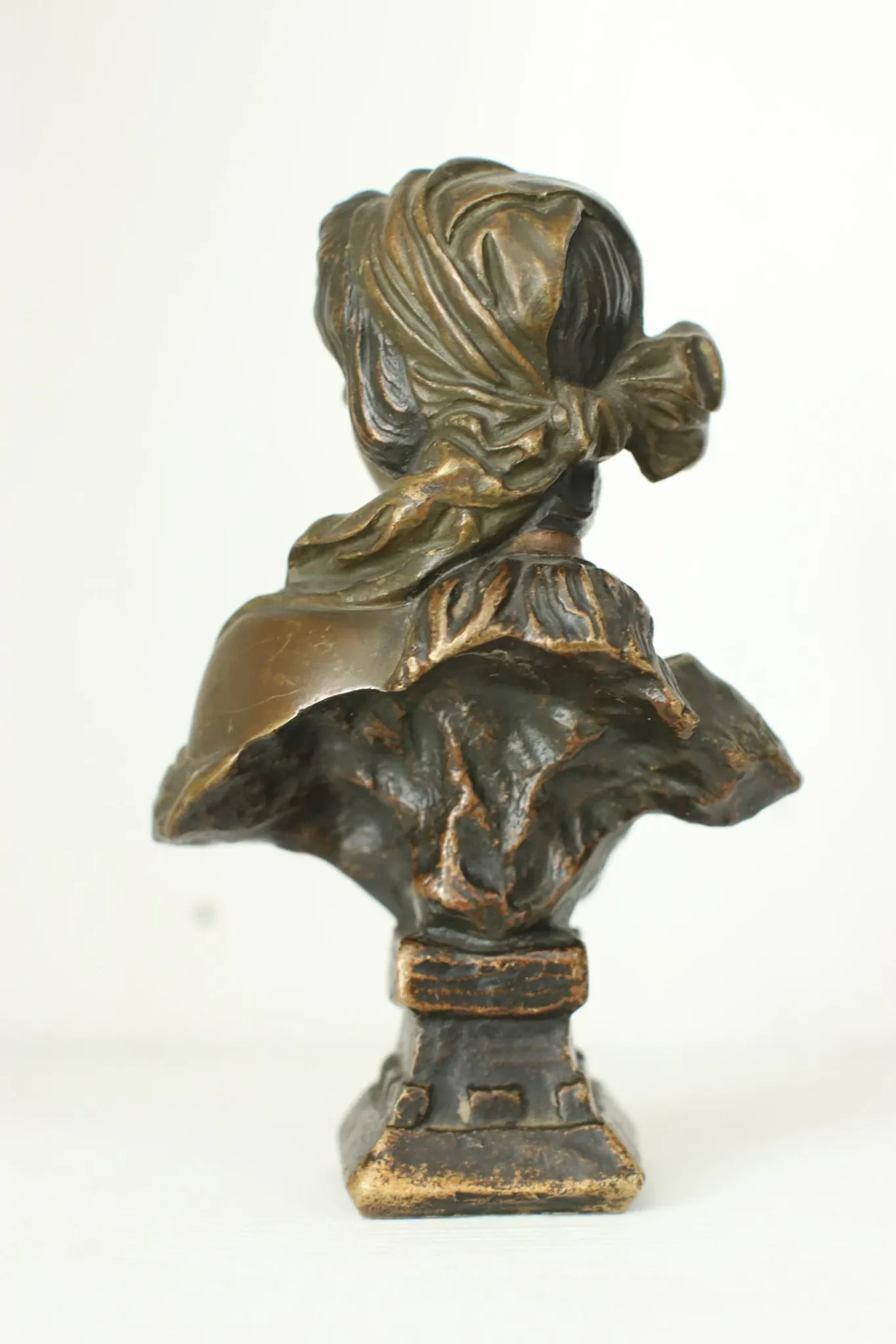 French Art Nouveau bronze bust 'Cendrillon' by E. Villanis – circa 1900