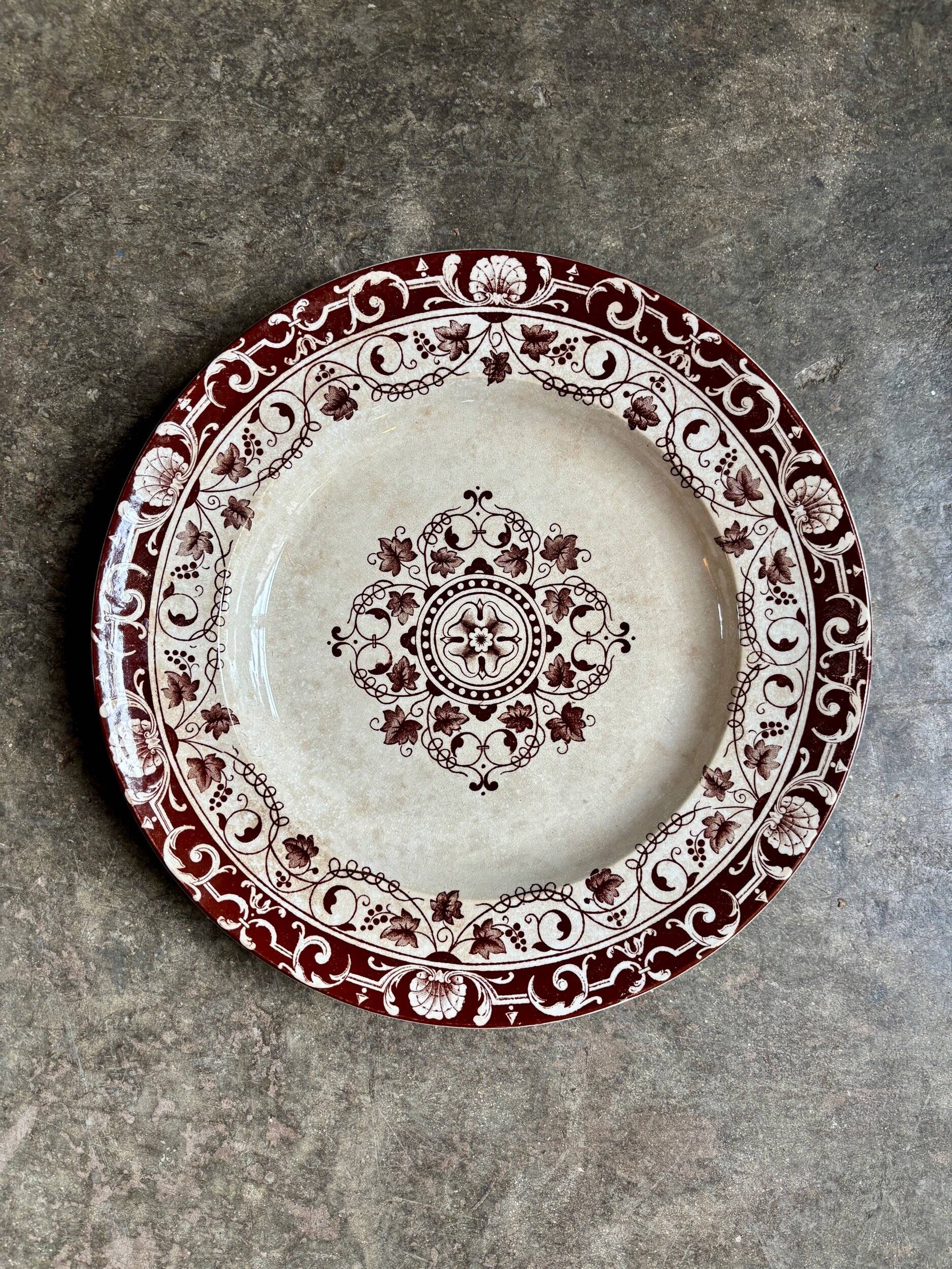 Small round dish Jules Vieillard - Bordeaux in iron earth, "Louis XV" service