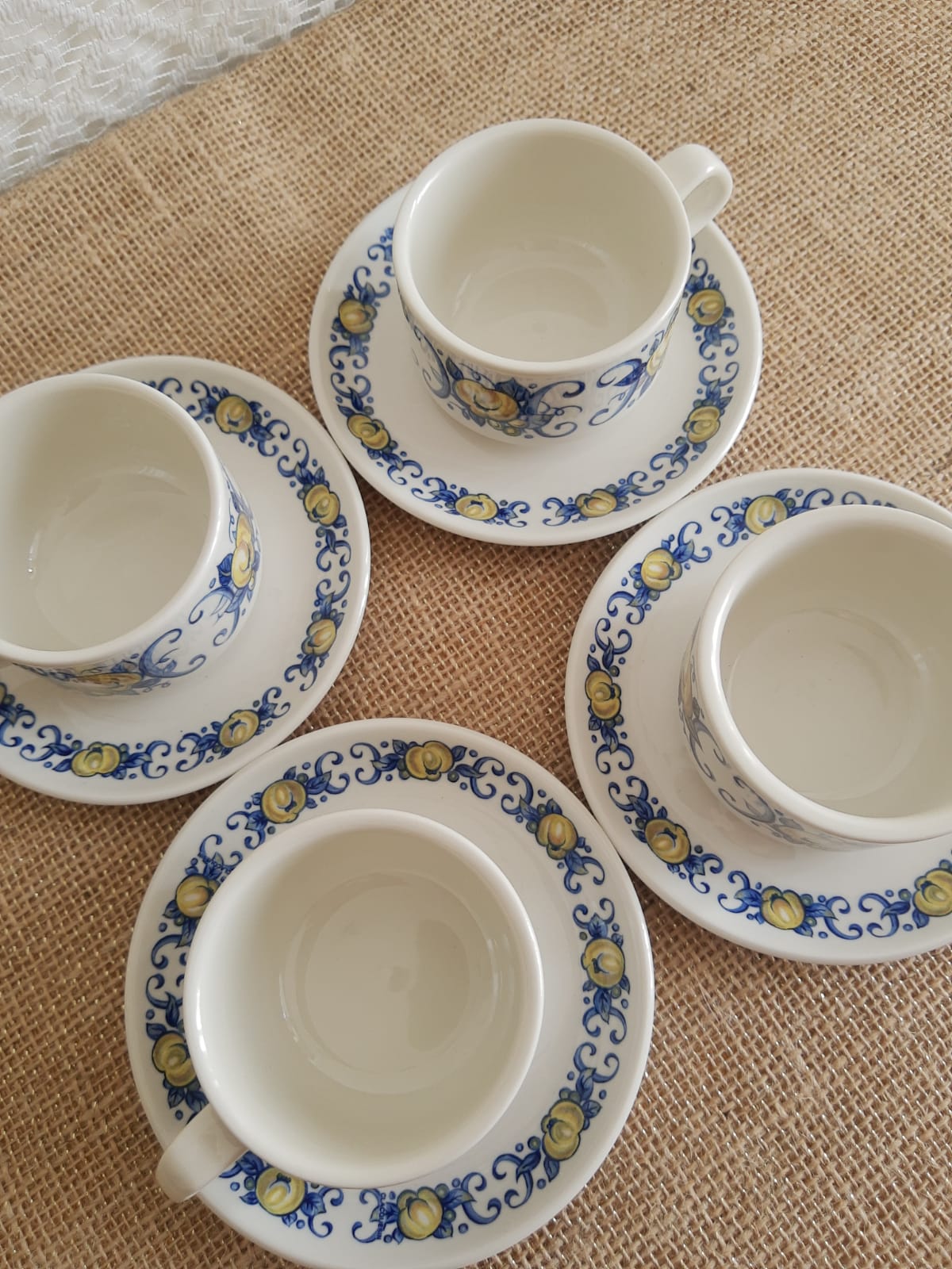 Set of 4 Villeroy & Boch cups and saucers - vintage