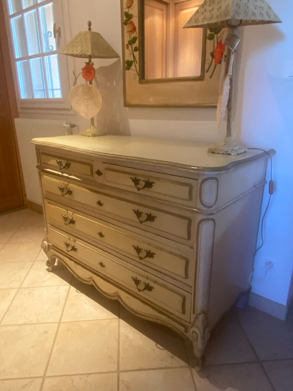 Antique chest of drawers