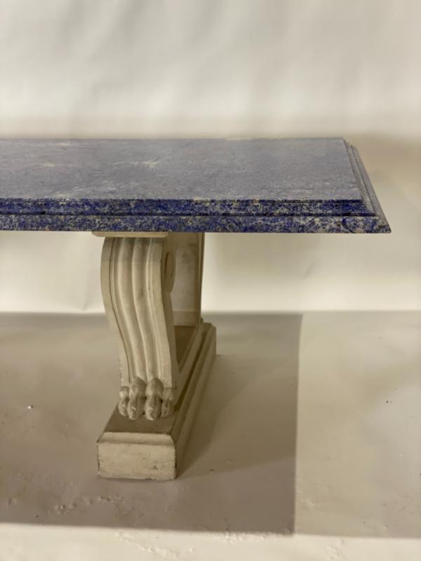 Table en granit bleu azul bahia et pierre limoneuse vers 1980