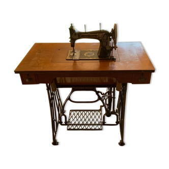 Old table/sewing machine