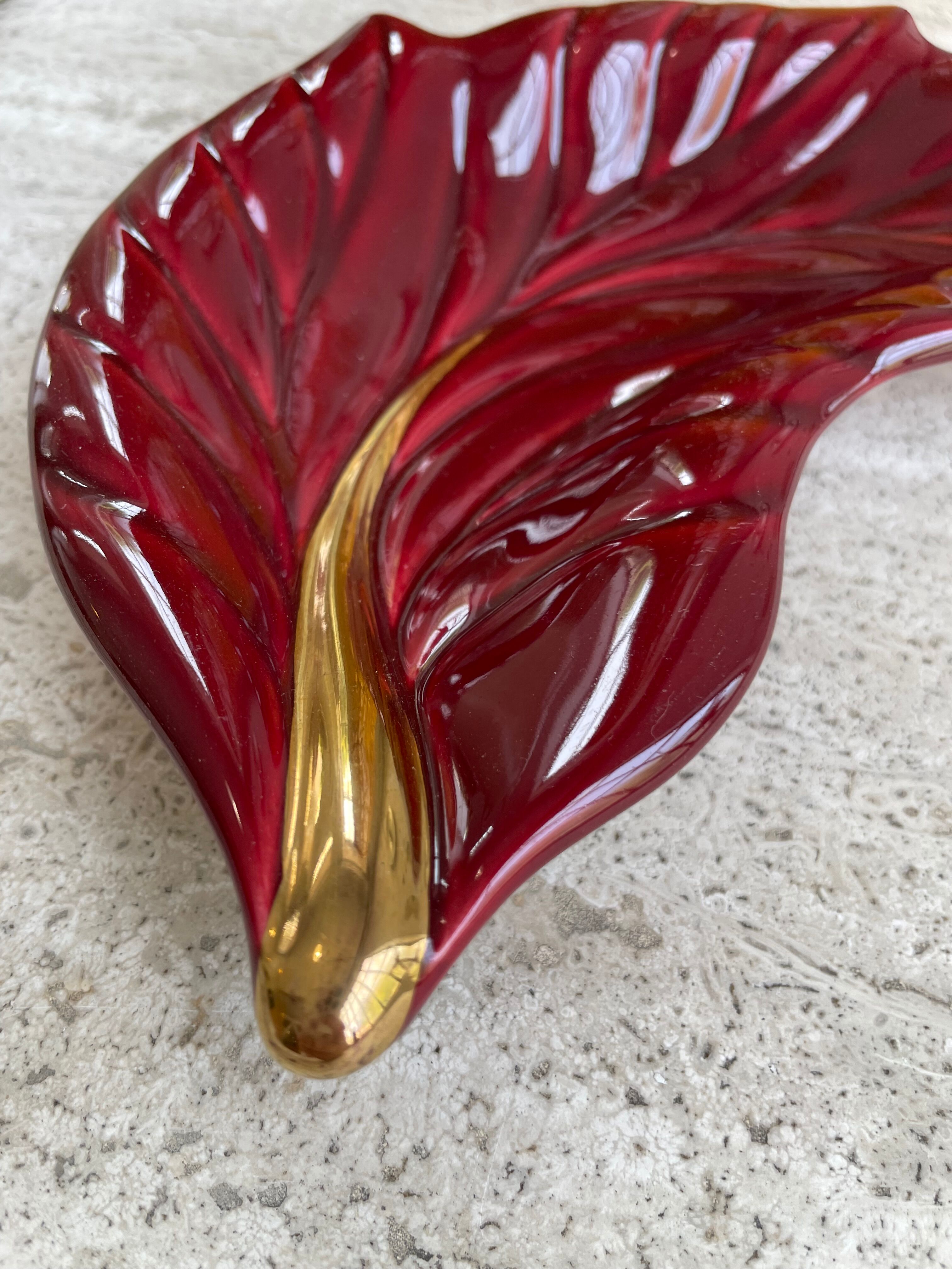 Dull leaf Vallauris red burgundy