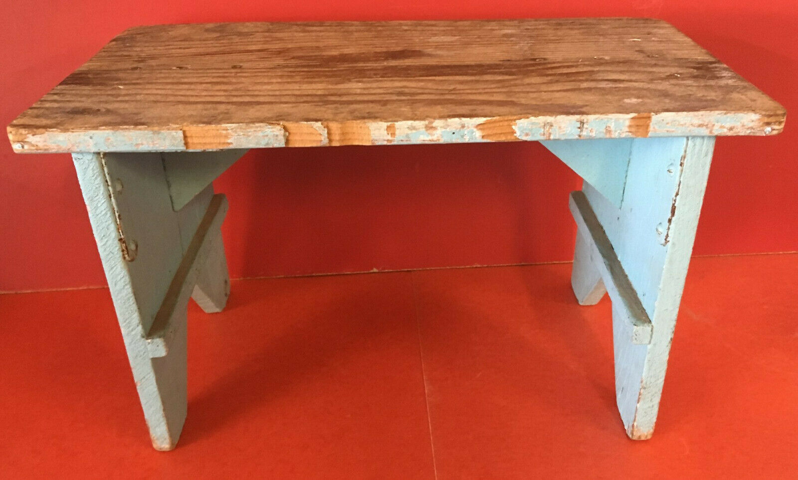 Natural wooden lace-up bench paints popular art