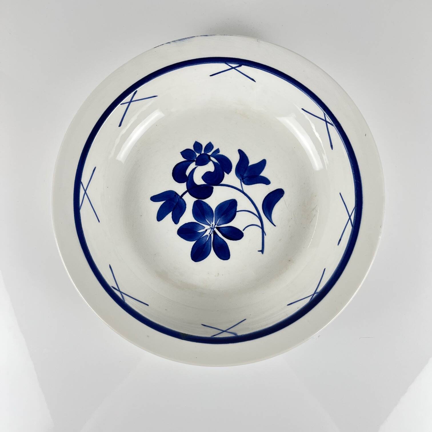 Porcelain salad bowl "Fontainebleau" from Gien, early 20th century