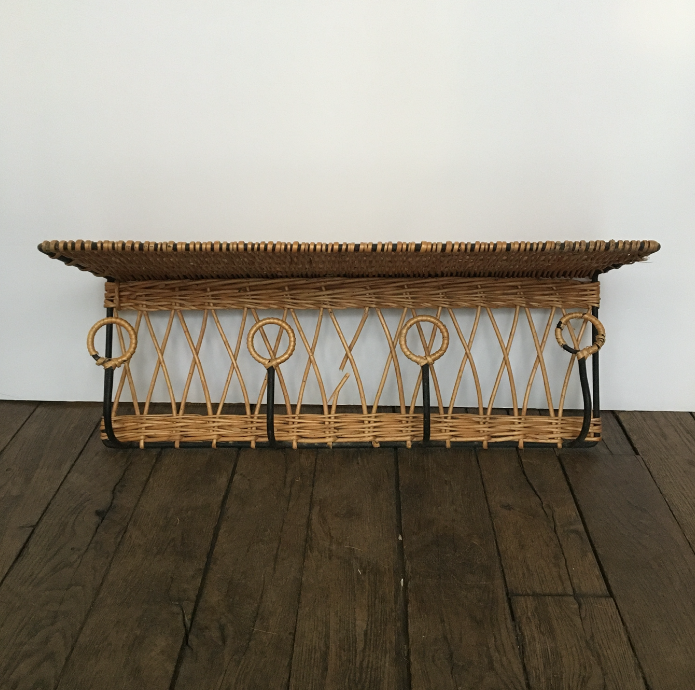 Wall-mounted coat rack