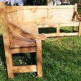 Corner bench