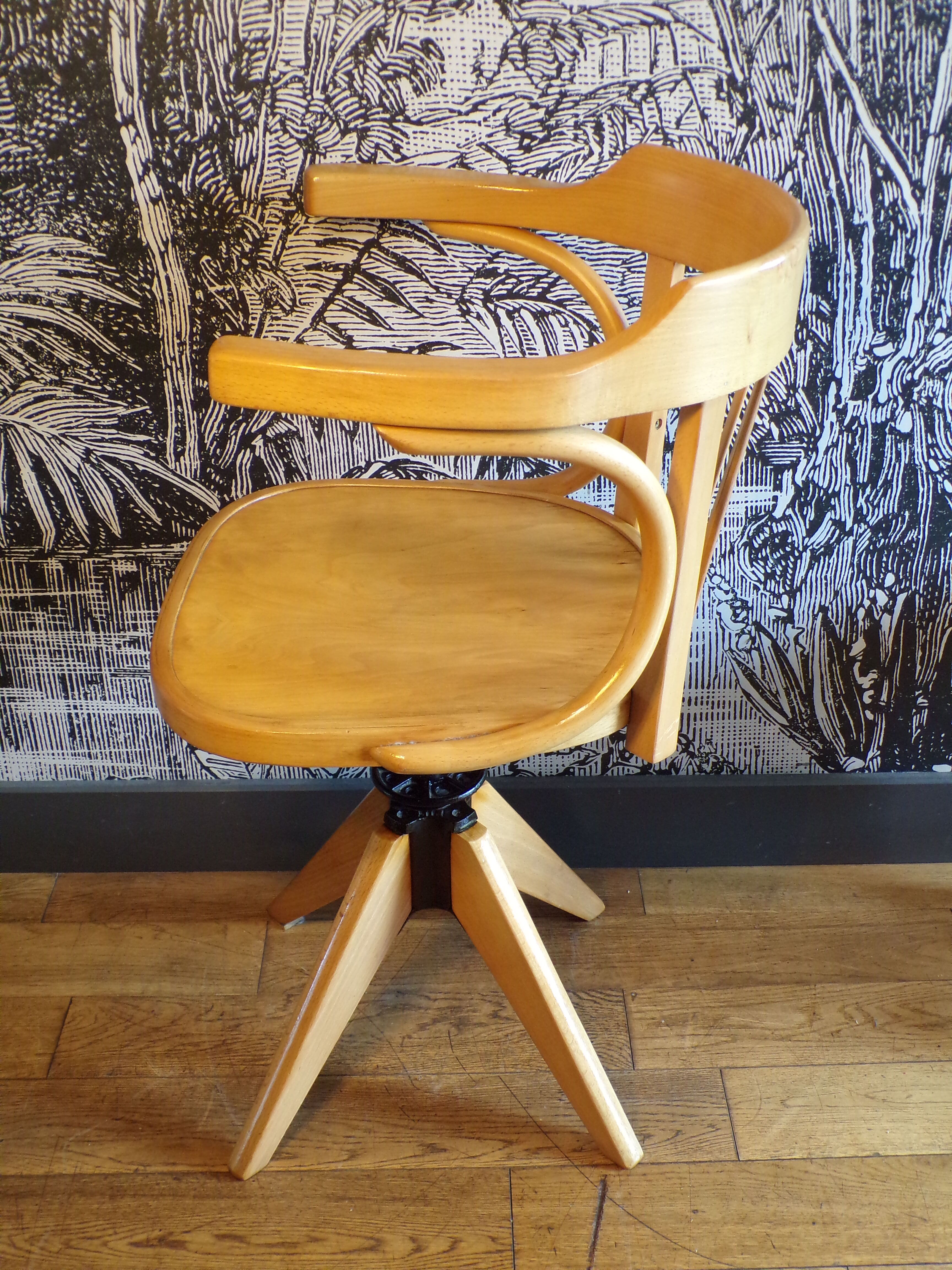 Baumann American screw armchair