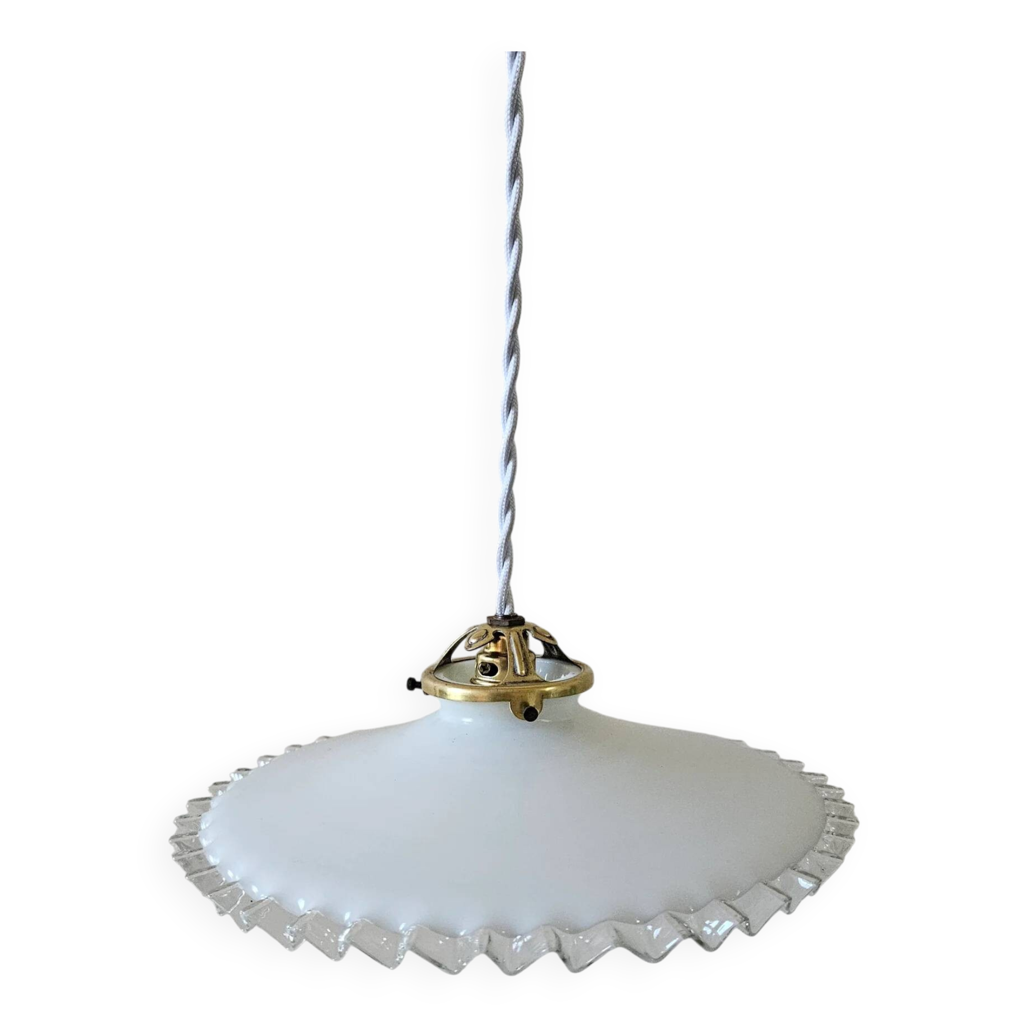 Suspension vintage en opaline dentelée