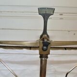 Balance of jeweller accuracy in box with weight trebuchet