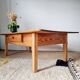 Table de ferme basse ancienne en bois massif et son tiroir - 128cm