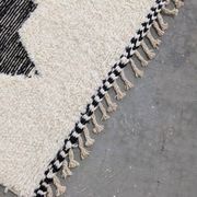 Beni Ourain carpet from the Atlas, made with traditional artisanal craftsmanship.