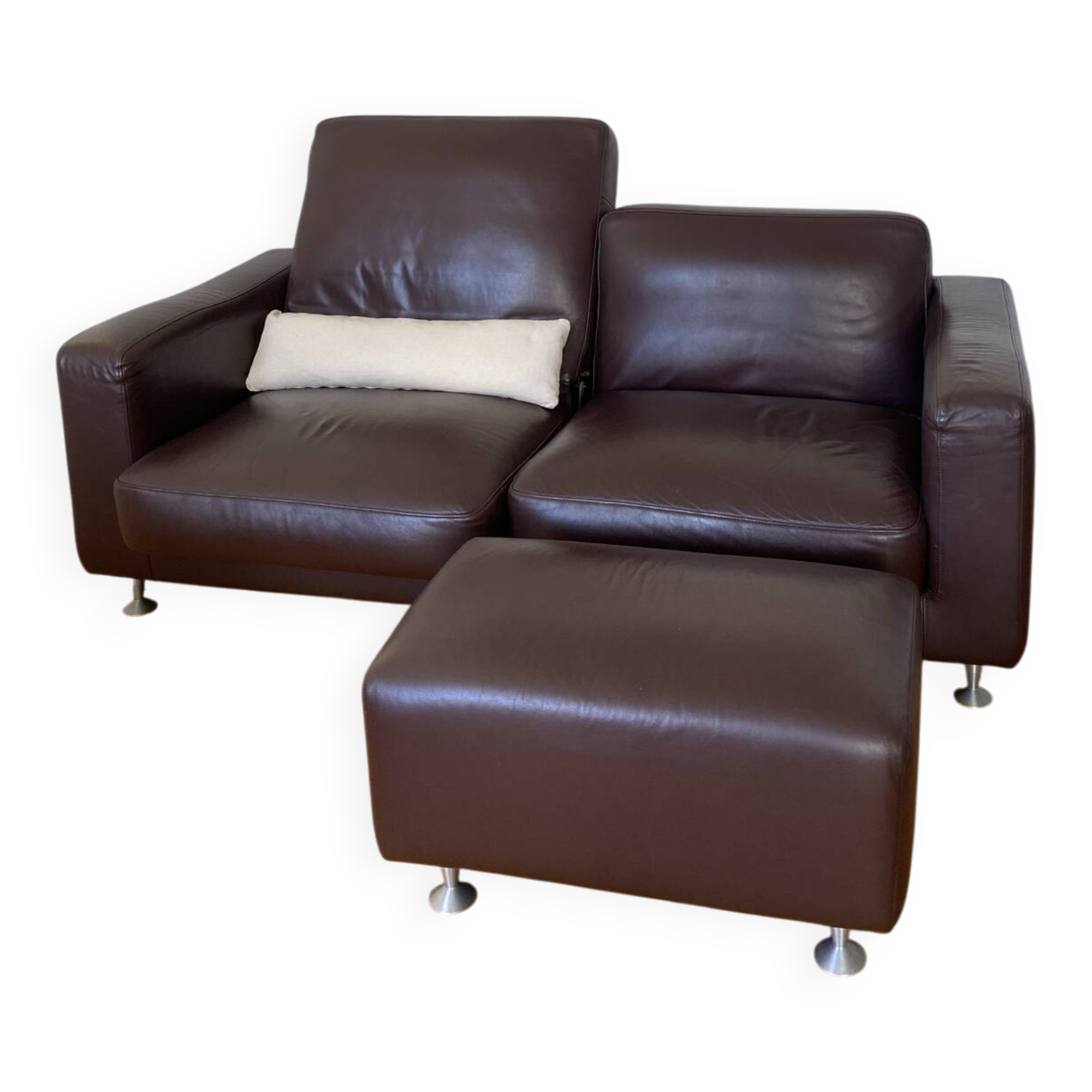 Canapé 2 places en cuir marron avec repose-pieds