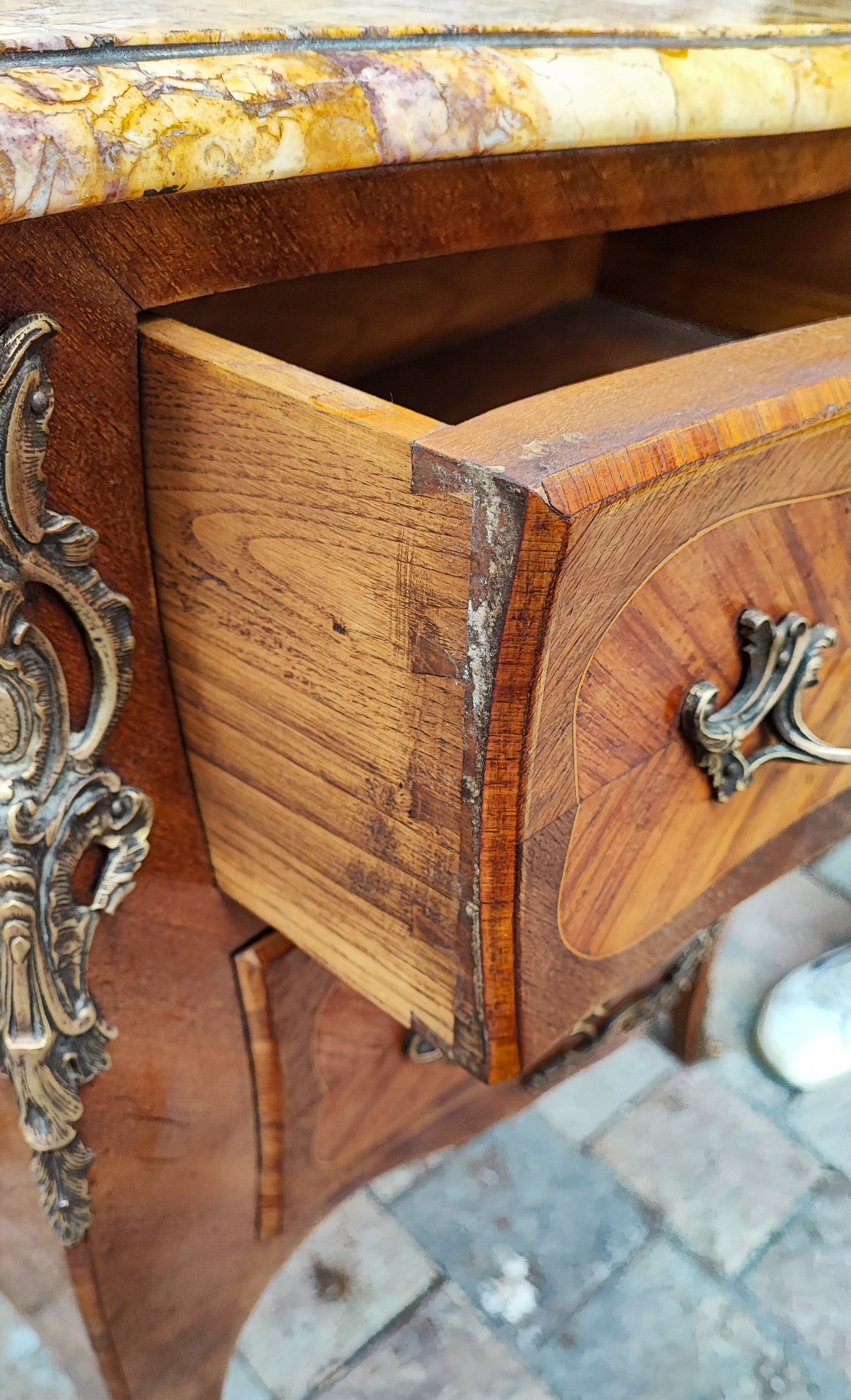 Chest of drawers 2 drawers Louis XV marquetry rosewood