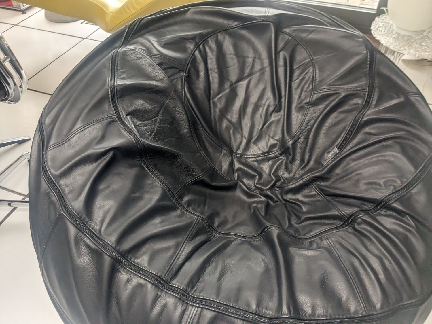 Black leather ottoman by Edwin and Niekel Taco for Leolux 90