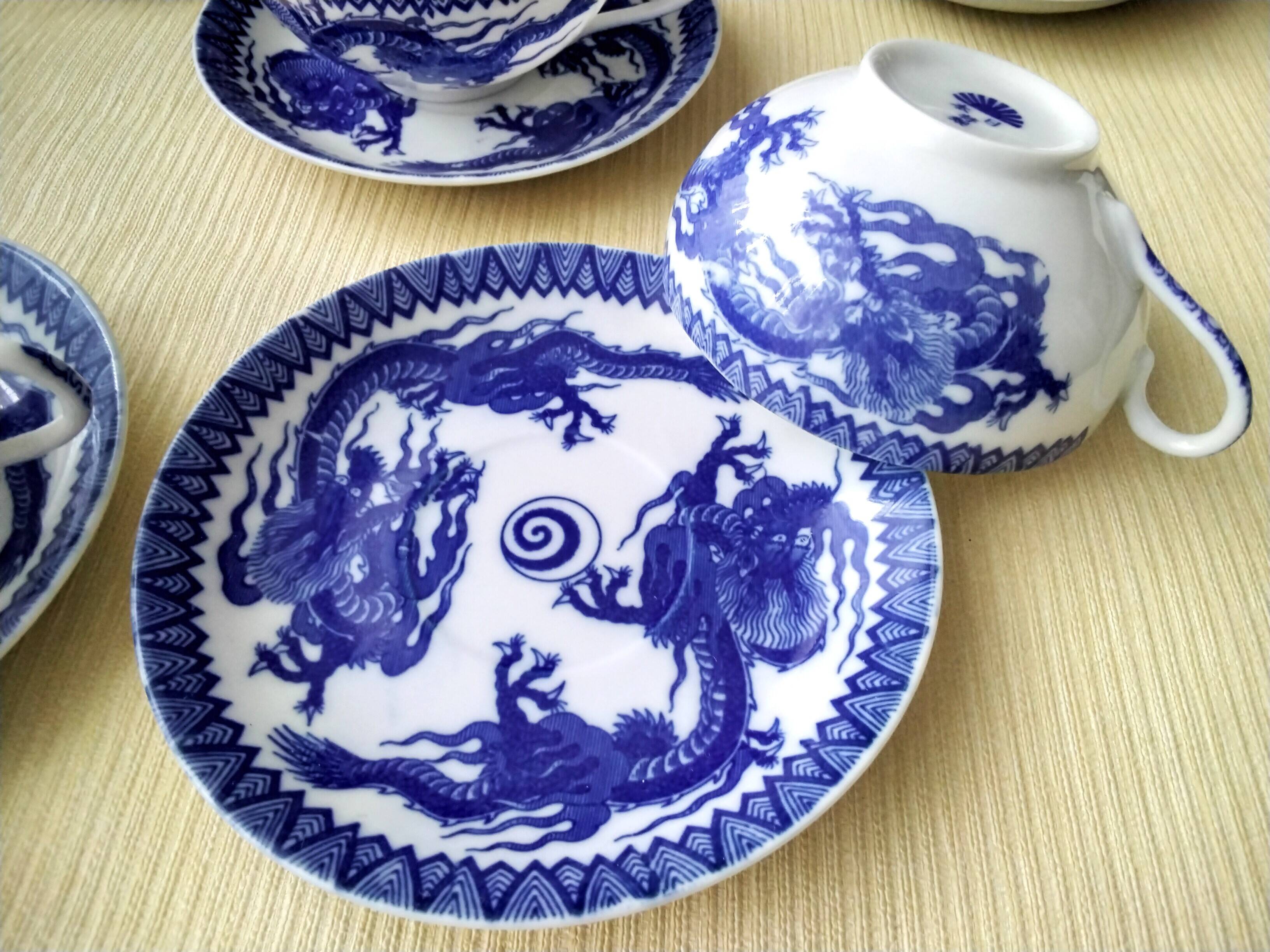 6 Japanese porcelain tea cups Dragon decoration