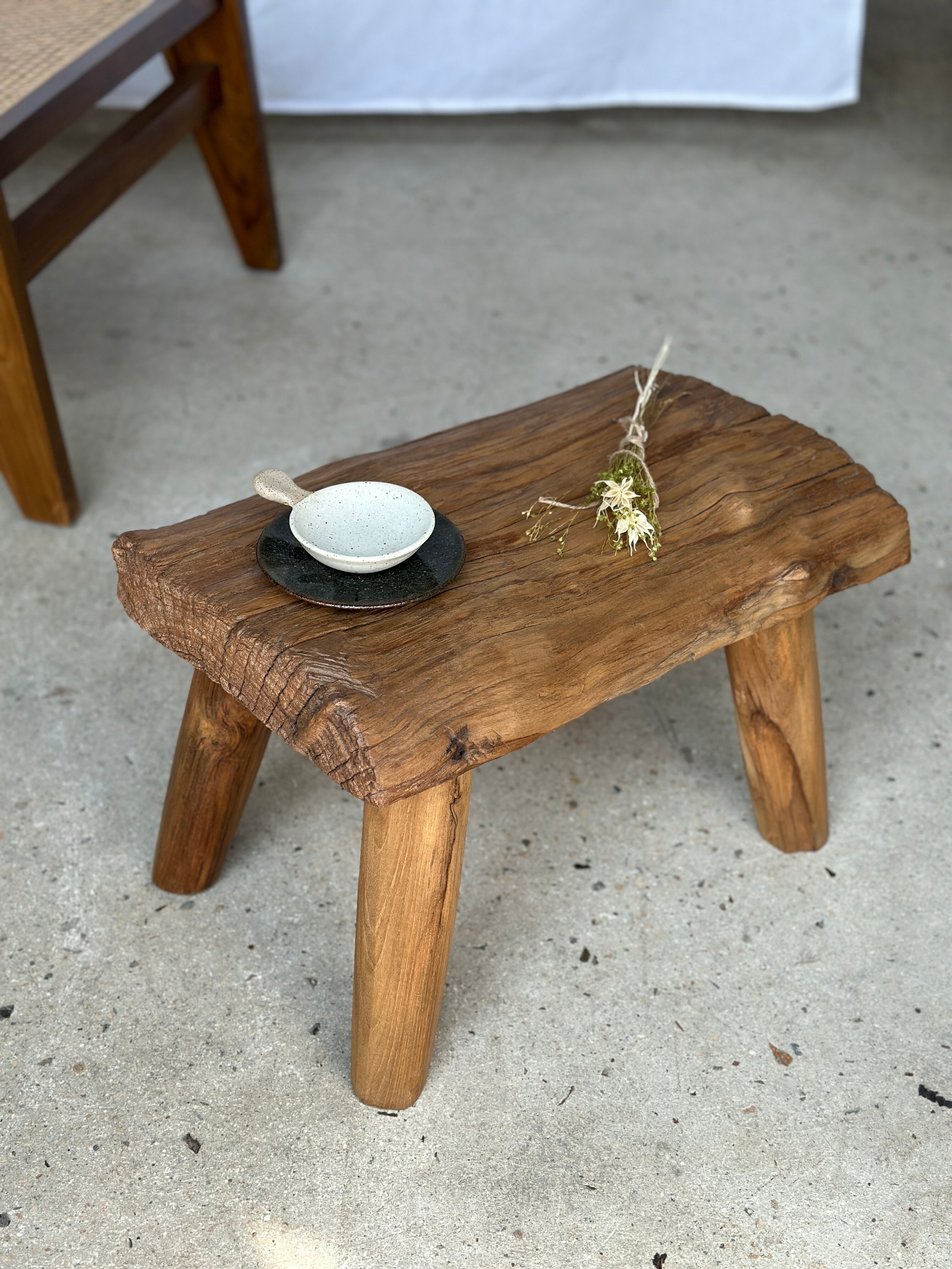 Small side table or stool in blond teak H:30 L43 l27