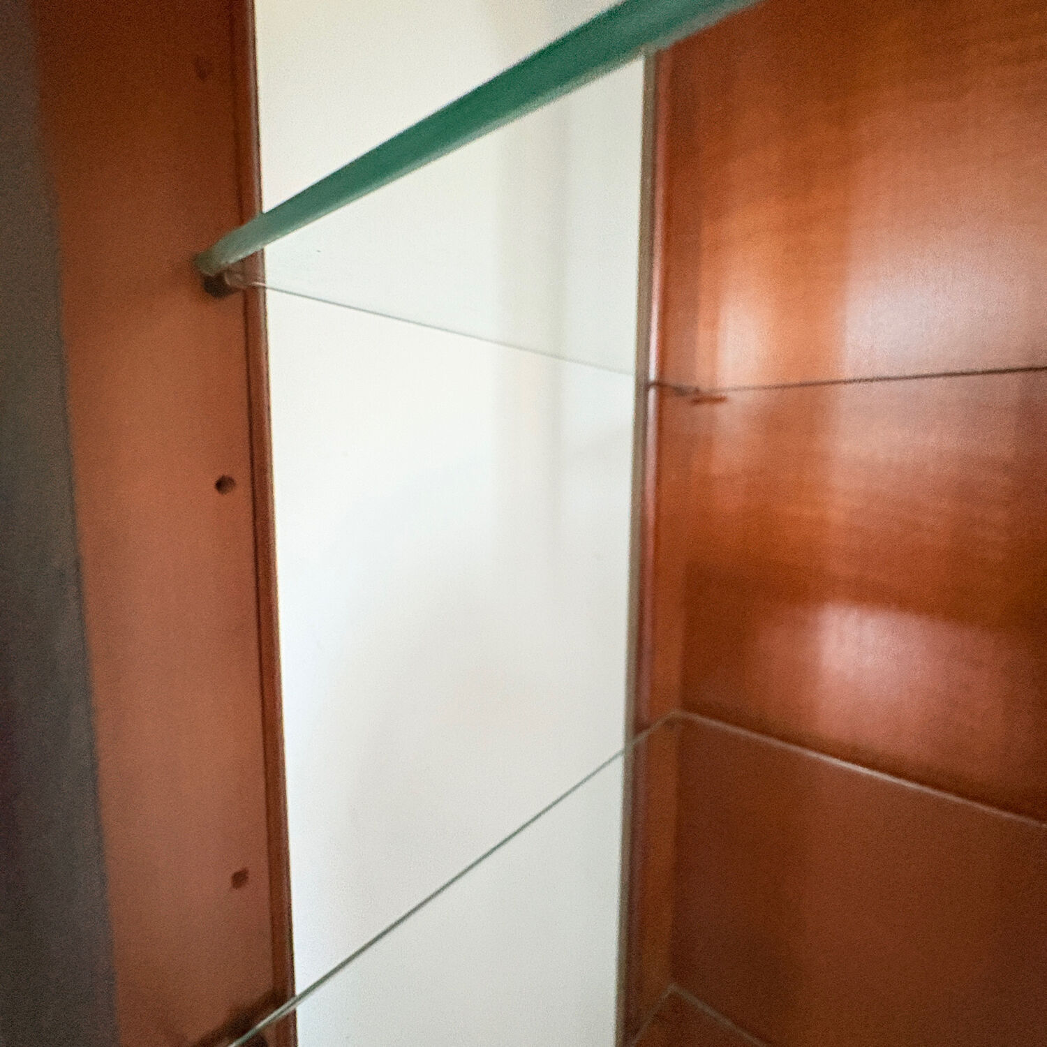 Bibliothèque vitrée if de Provence