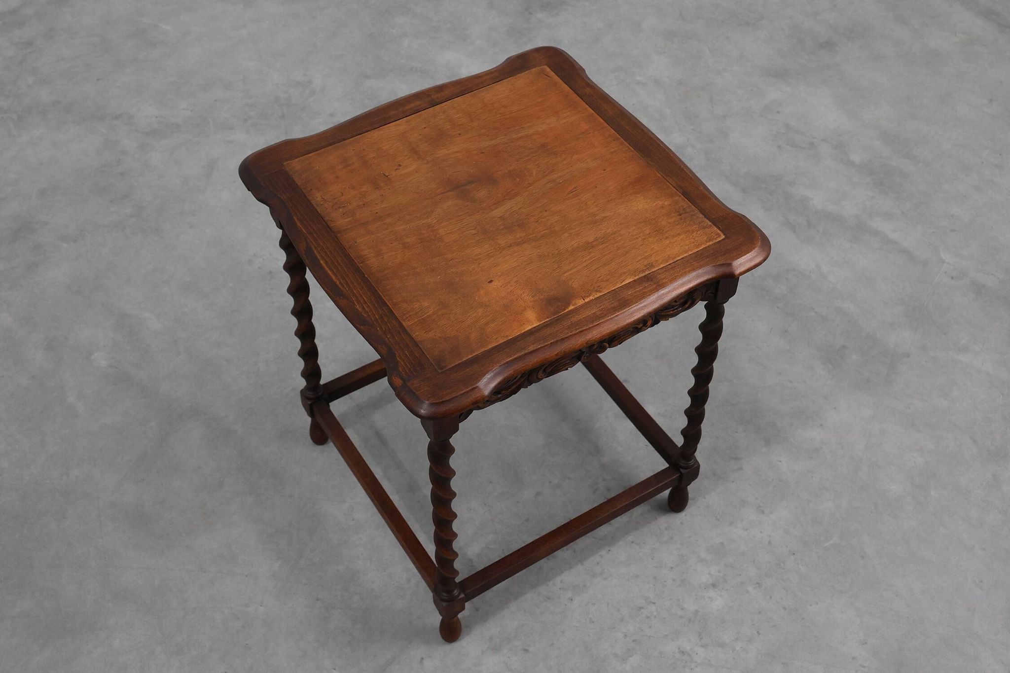 Table d'appoint ancienne en chêne français, vers 1900