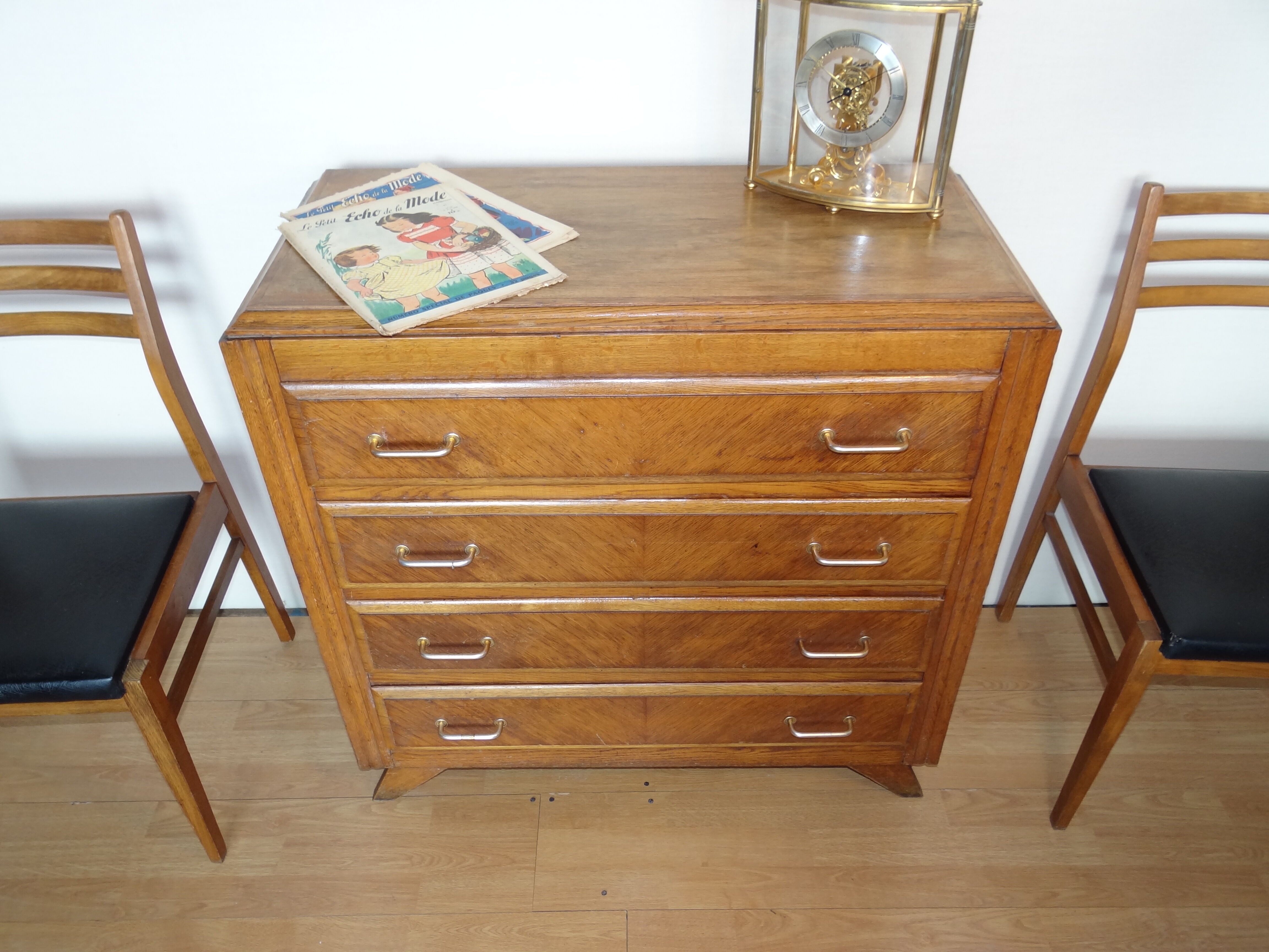 Dresser 1950
