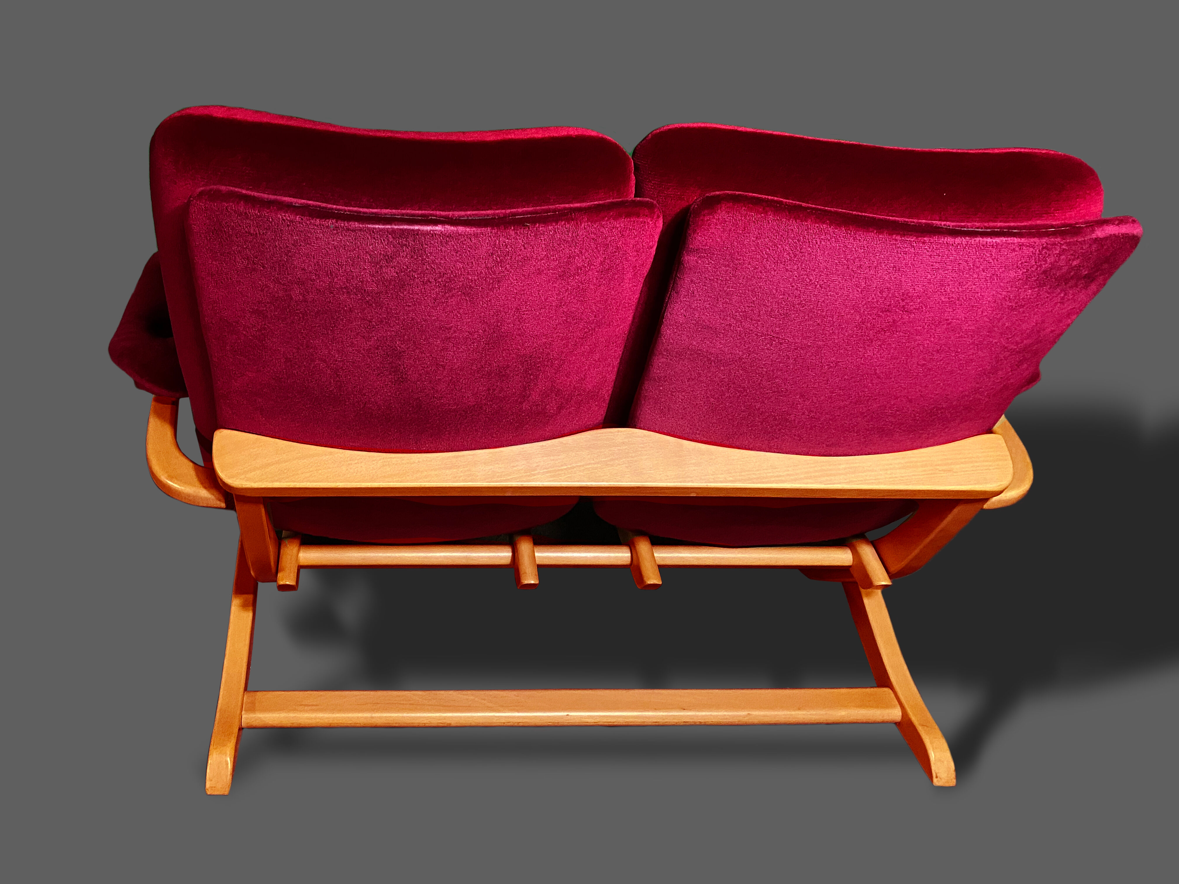 2-seater red velvet sofa end of 1970