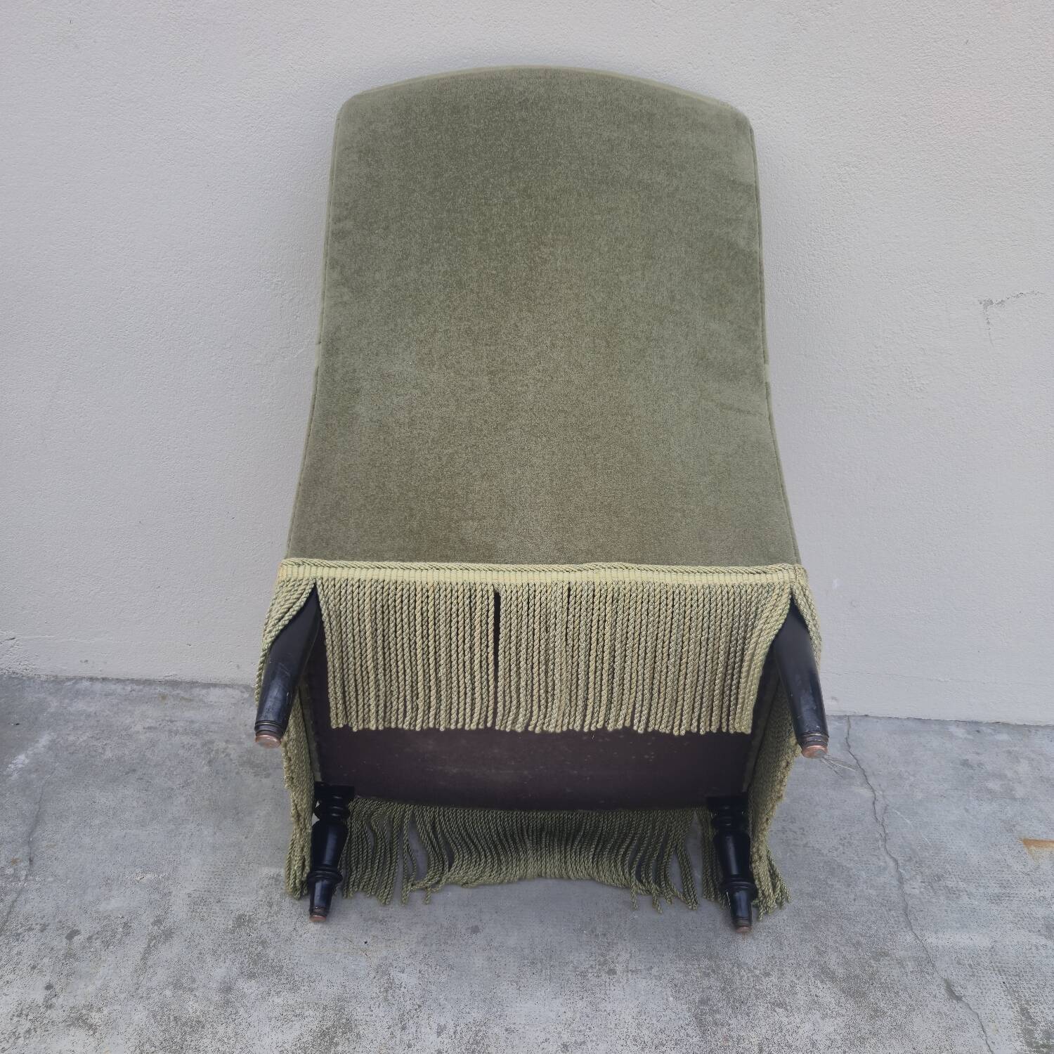 Napoleon III period velvet toad armchair, 19th century