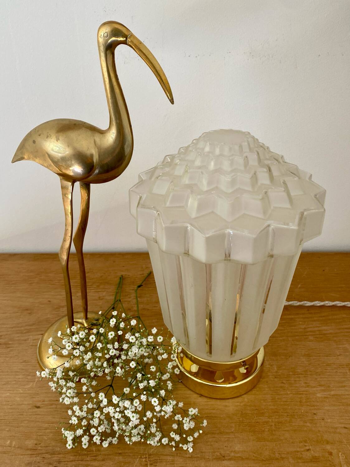 Vintage art deco globe table lamp in frosted glass