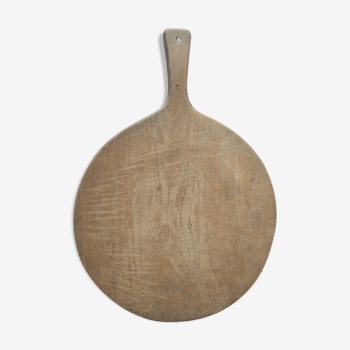 Old round pizza cutting board