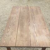 Farm table