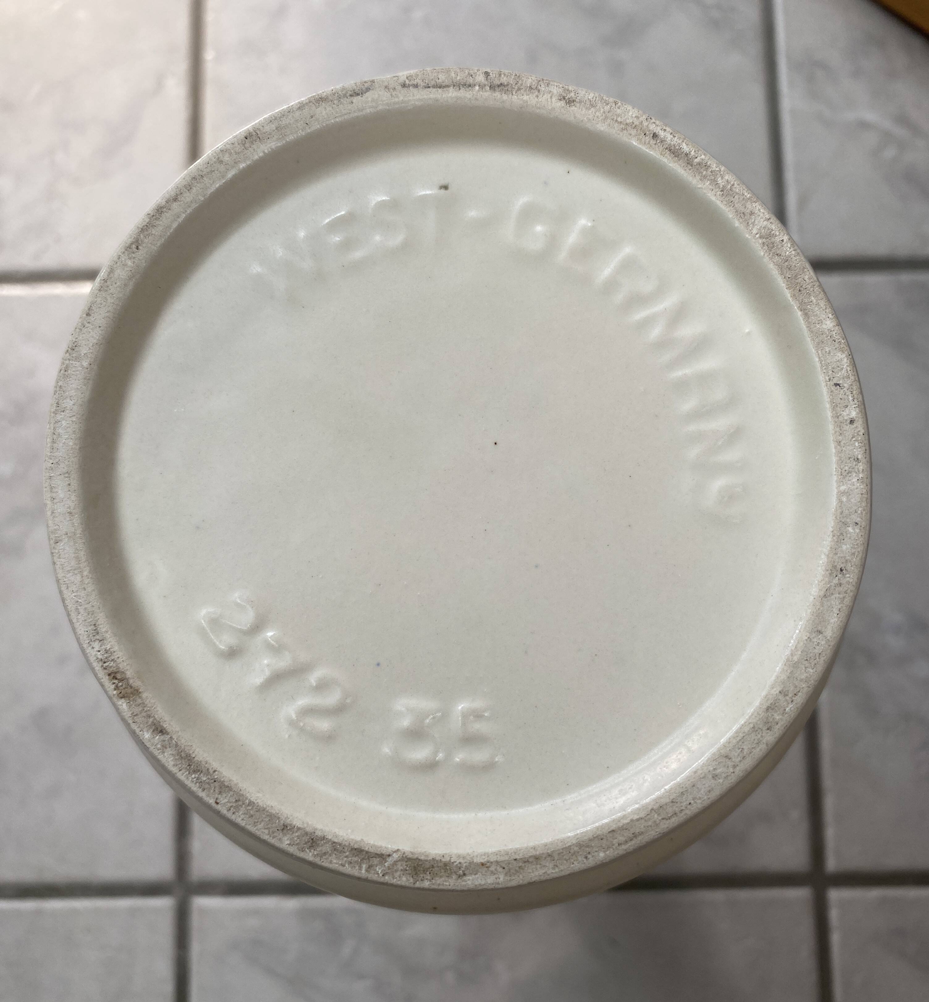 1960s West Germany vase by Bay model 272-35 WGP