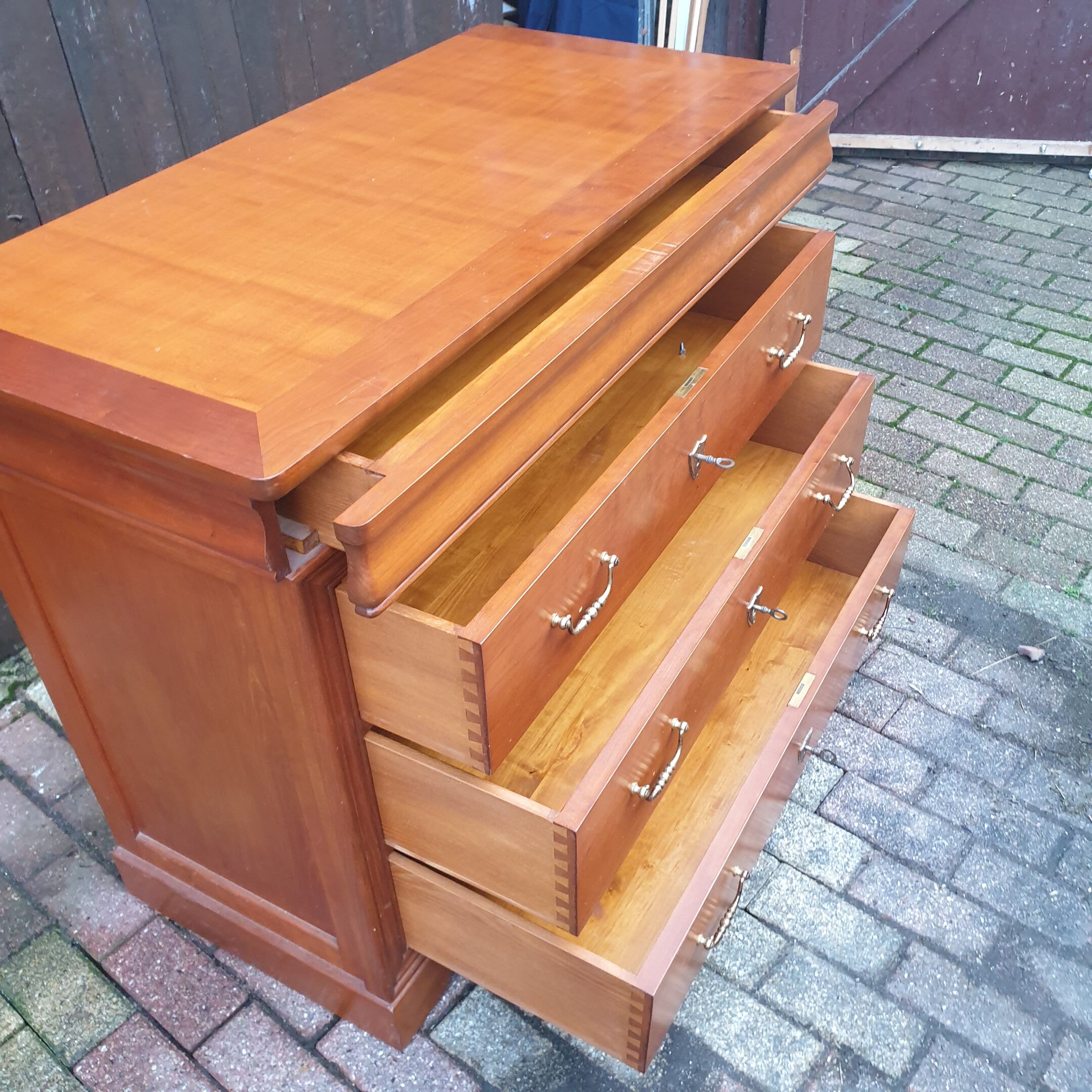 Louis Philippe-style cherry maker