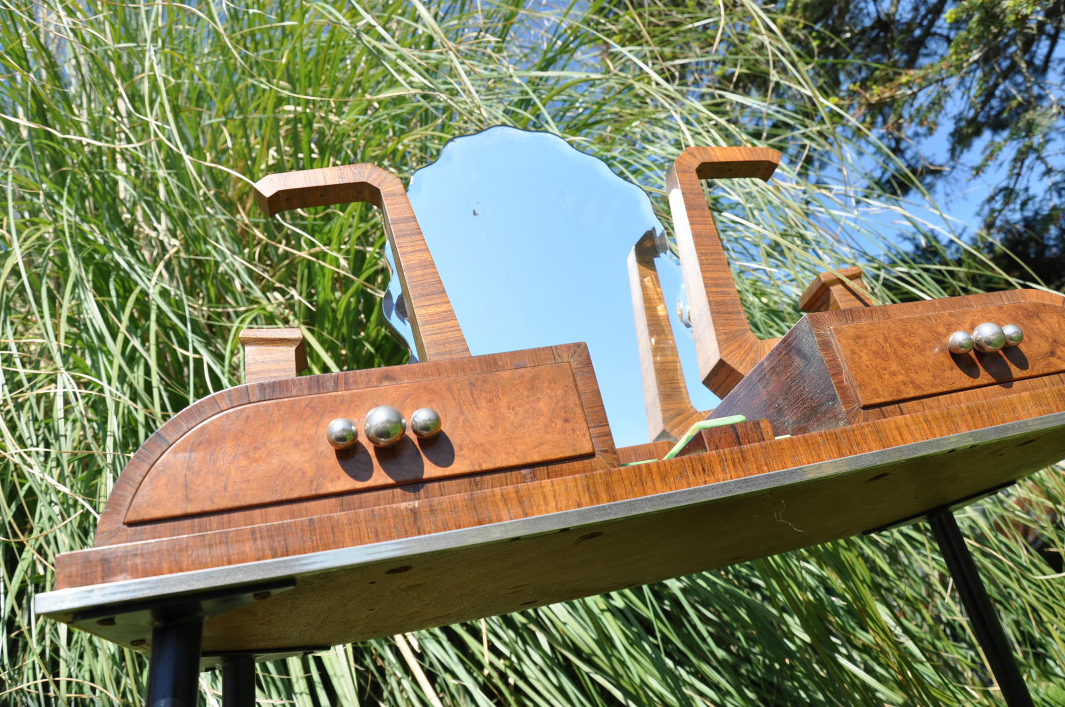 Child dressing table