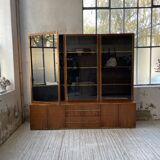 Mahey bookcase in elm and XXL brass