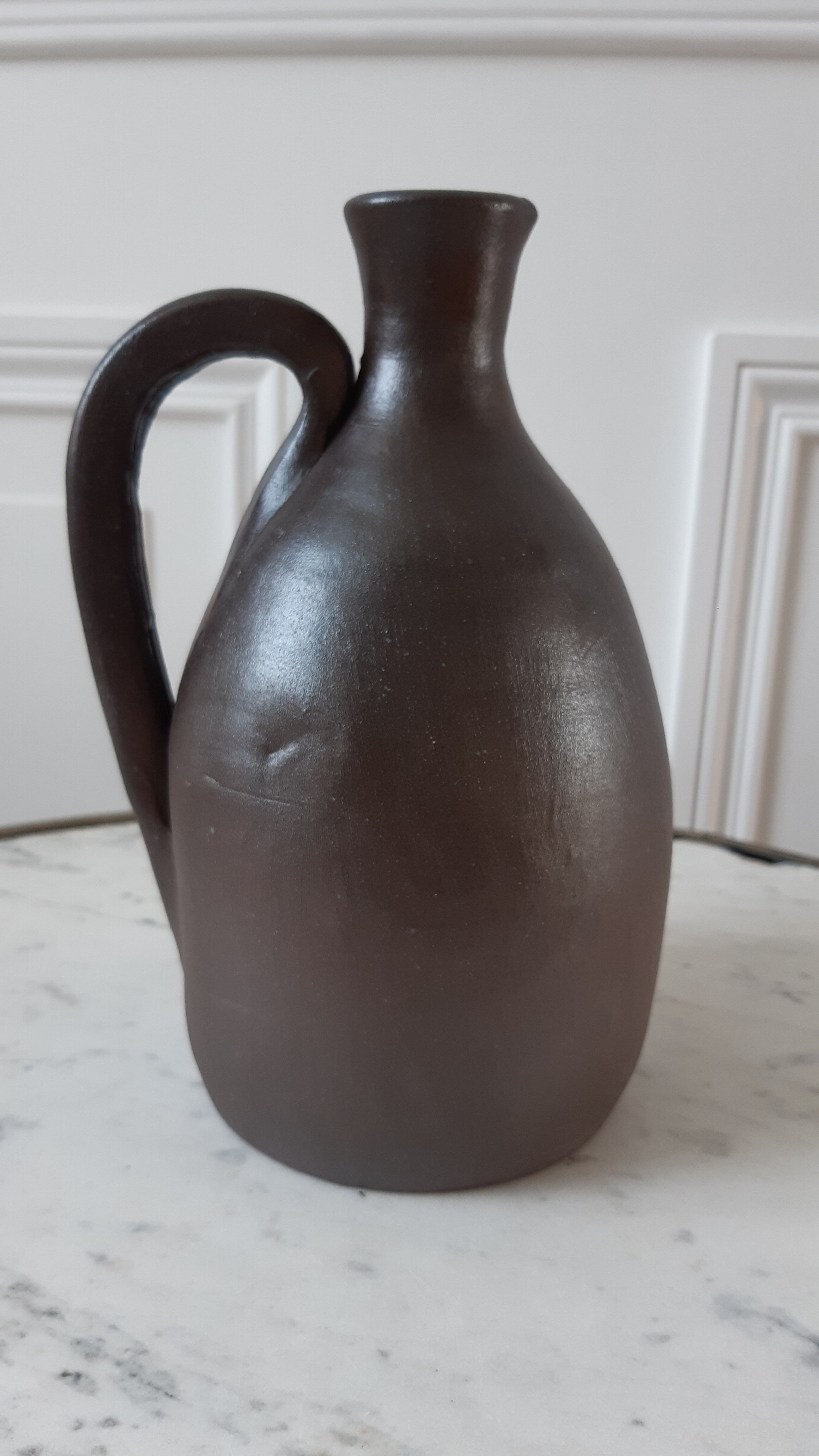 Brown sandstone pitcher 50s-60s