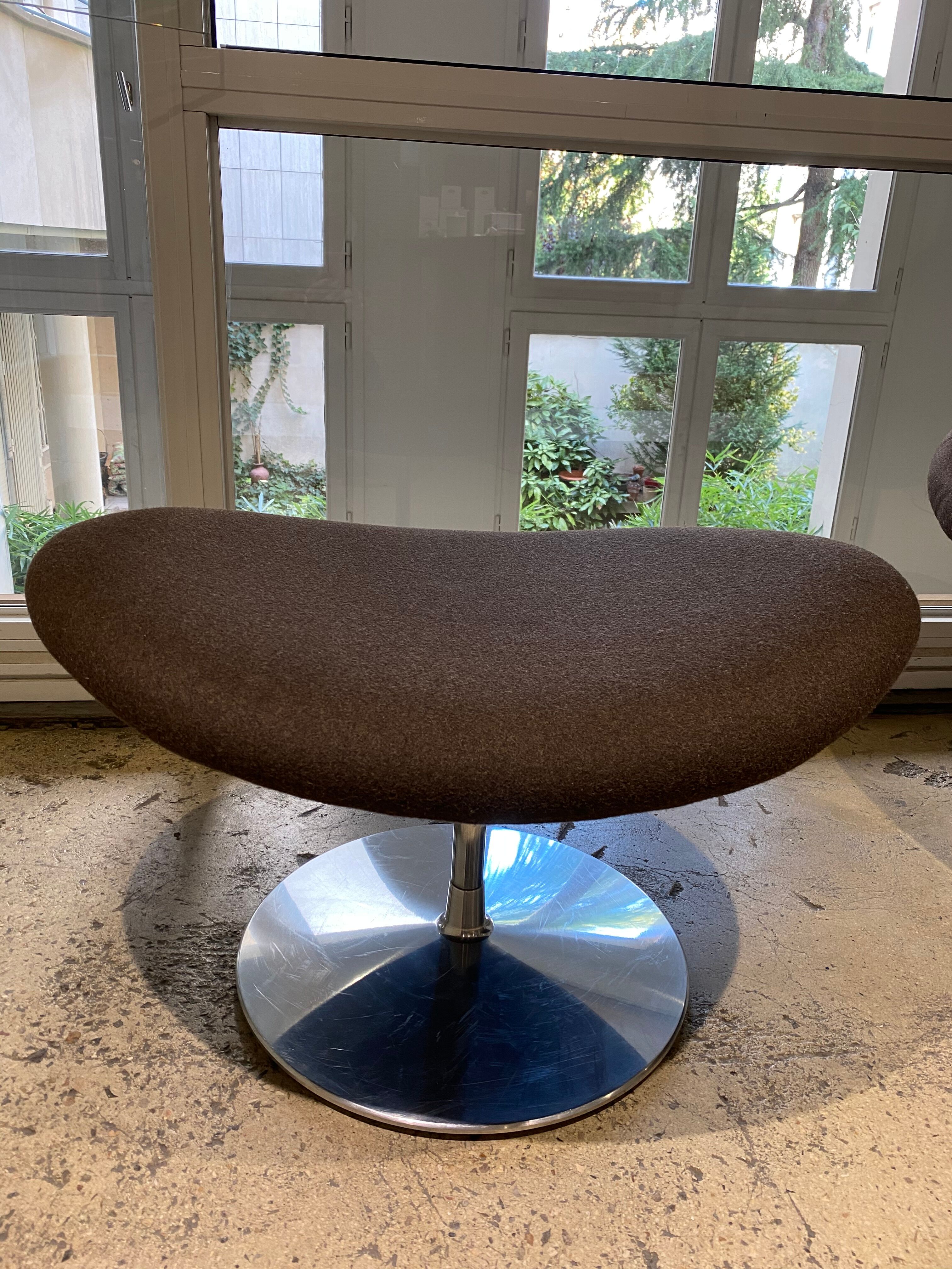 Globe armchair with ottoman by Pierre Paulin for Artifort