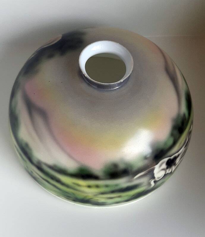 Suspension in vintage opaline.