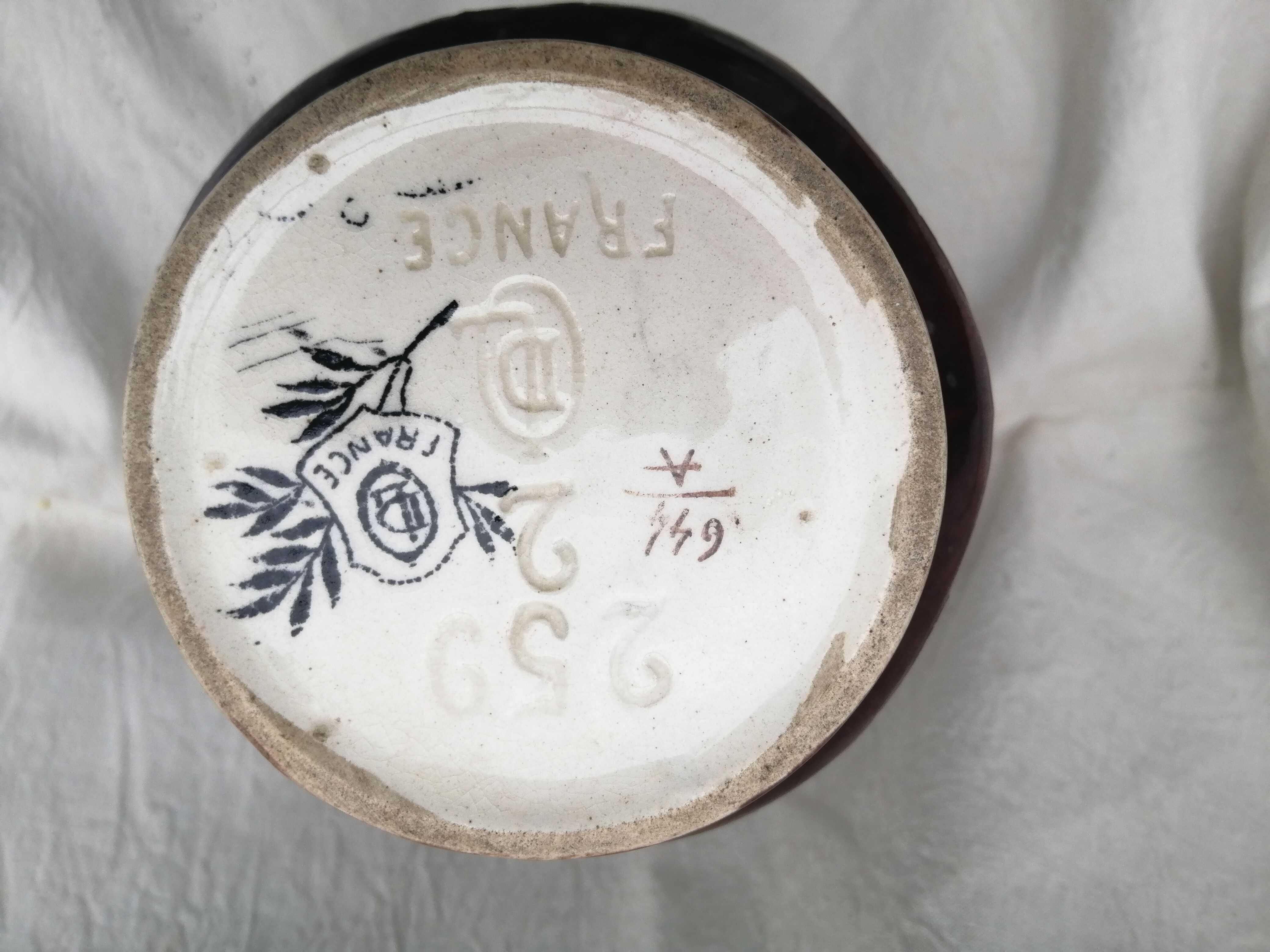 Pair of Vases of Orchies with decorations of Lys