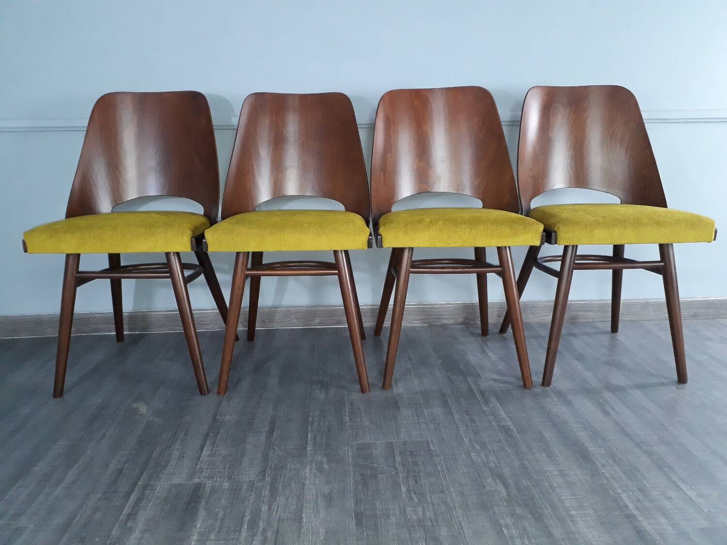 Set 4 chaises TON514 par Oswald Haerdtl, 1960s
