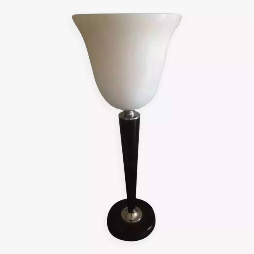 Black lacquered wood and white opaline lamp
