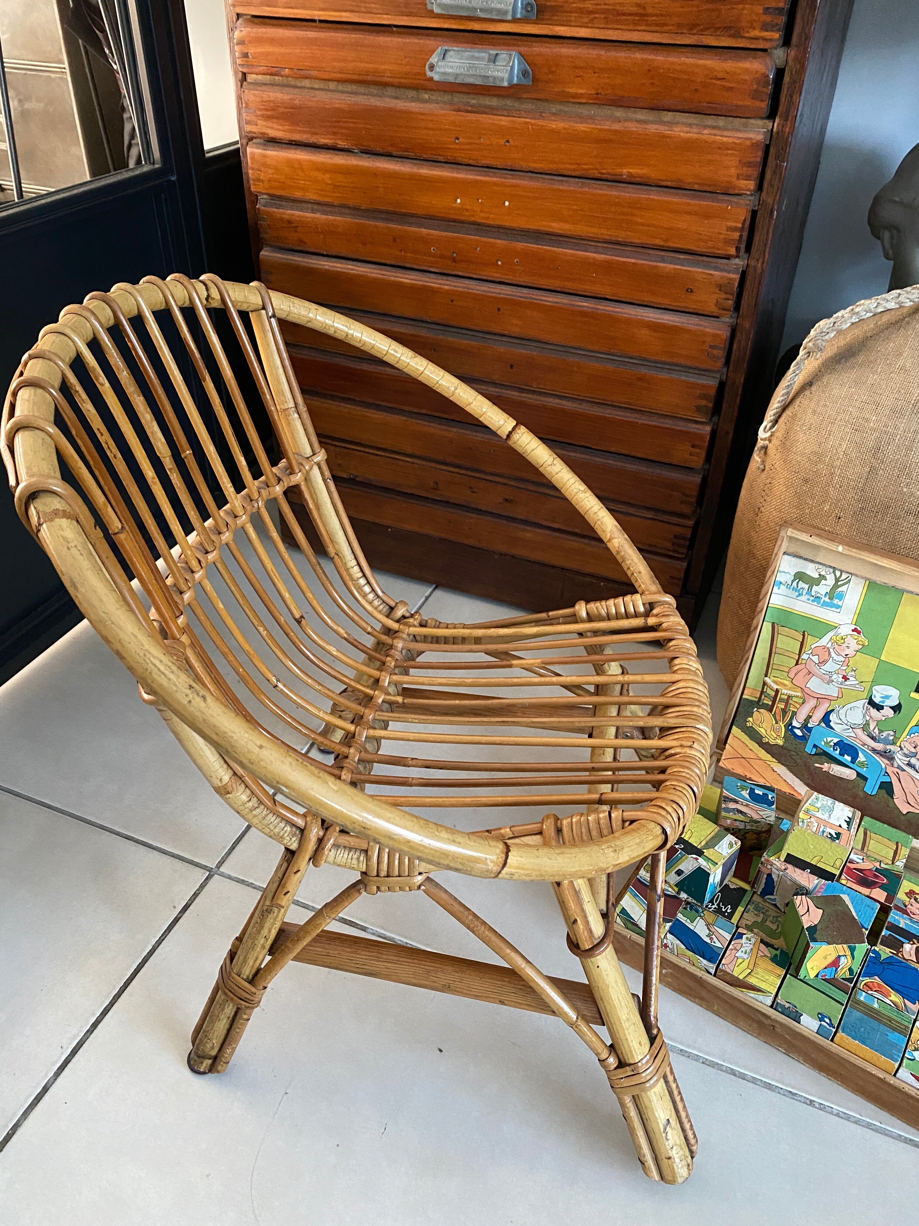 Fauteuil coquille rotin enfant