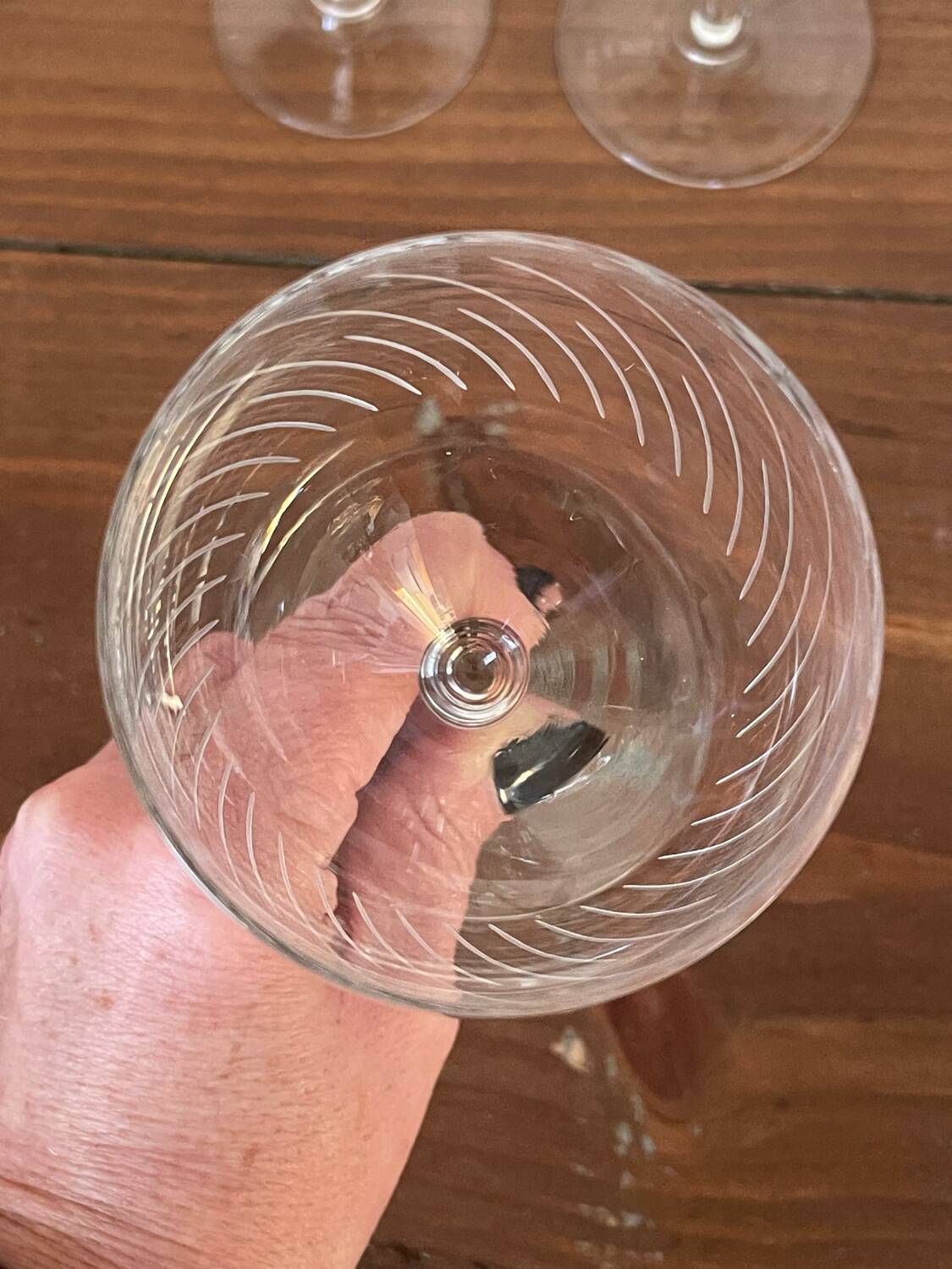 4 crystal wine glasses with stems