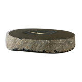Empty stone pocket
