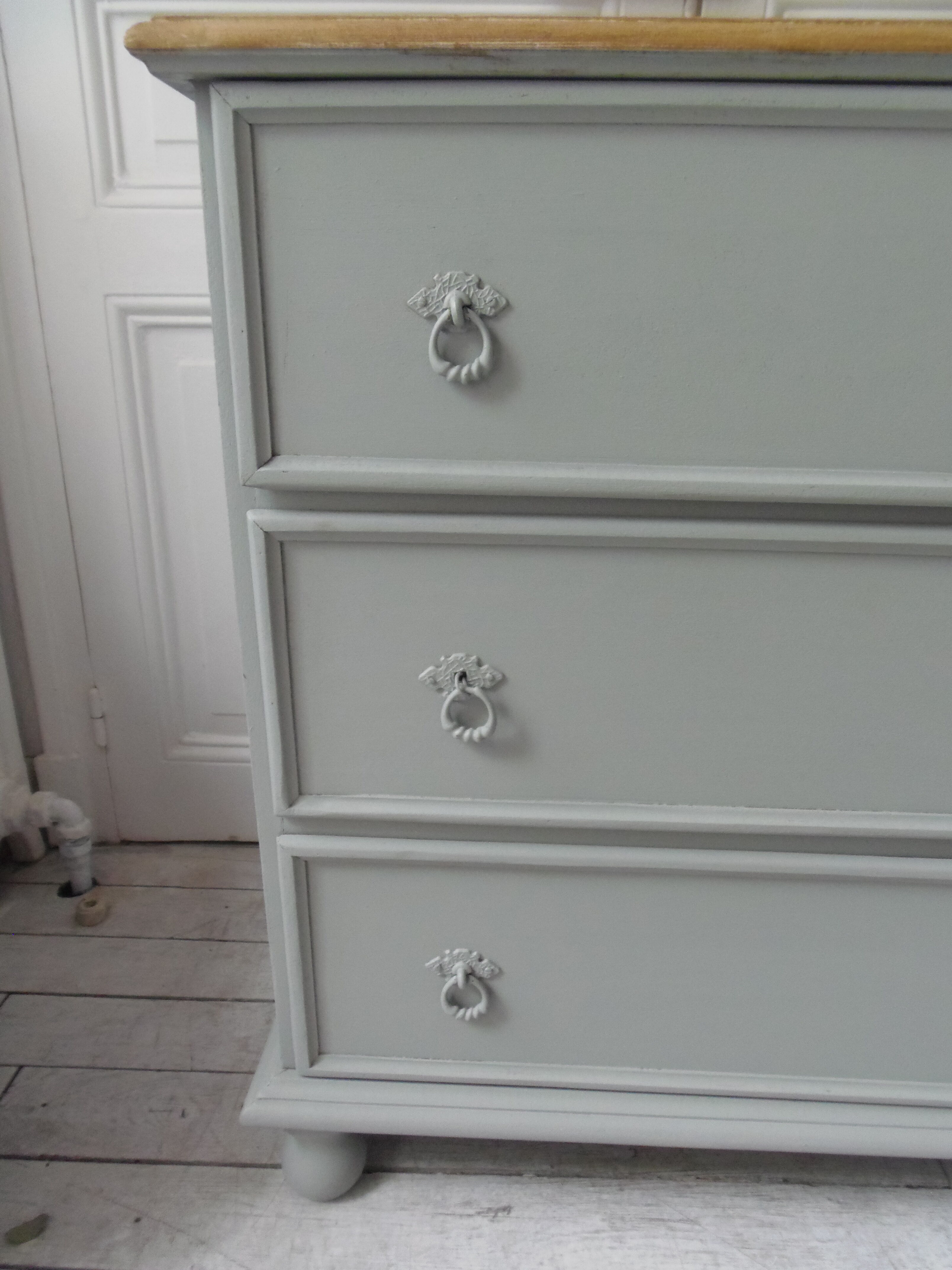 Chest of drawers 3 drawers green of gray, wooden top