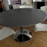 Designer round table Stefano Giovannoni
