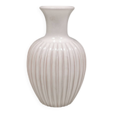 Vase avec de beaux détails