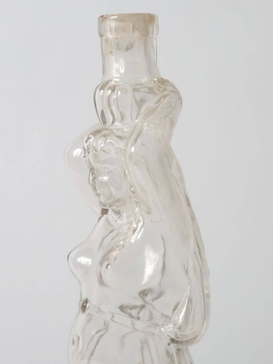 Bouteille en verre moulé - 19e