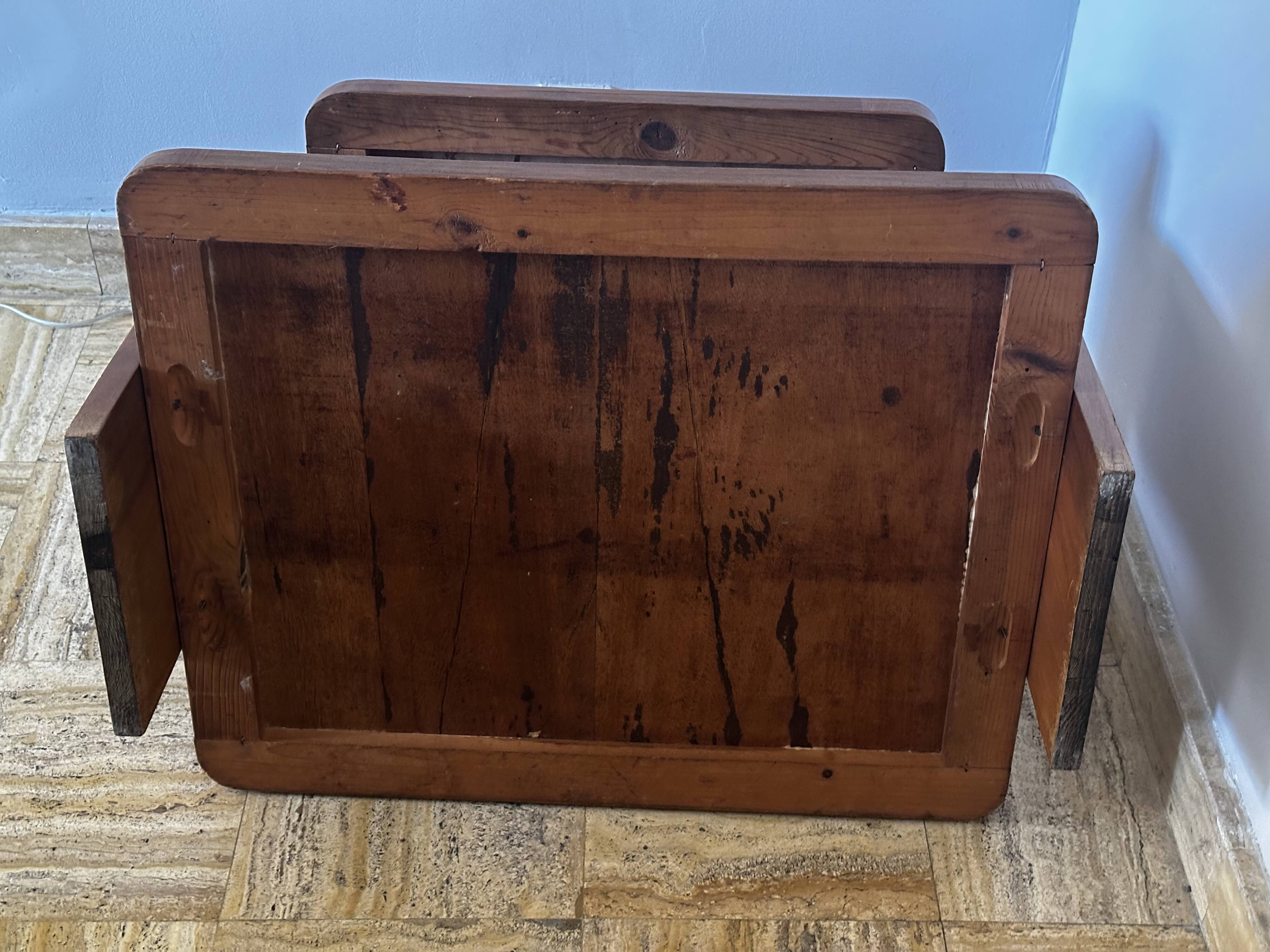 1930s Art Deco side table in marquetry walnut