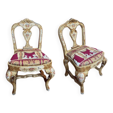 Chaises armoires en laque vénitienne de style rococo avec décor floral peint à la main et tapisserie inspirée du théâtre, ensemble de 2.